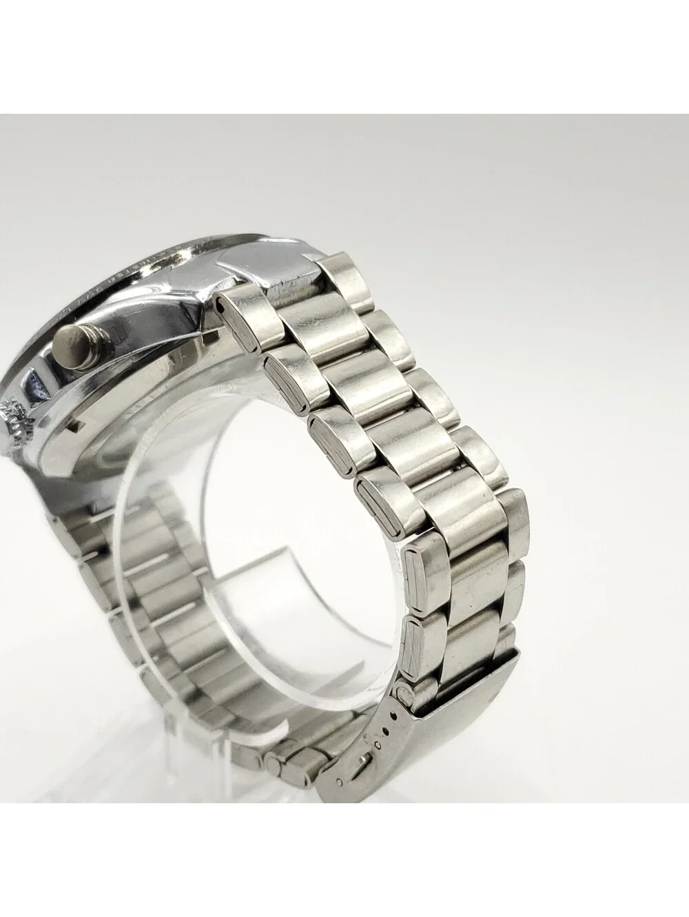 Winner pushers watch
